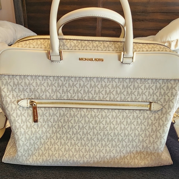 Michael Kors White and Gold Weekender Bag - Picture 1 of 4